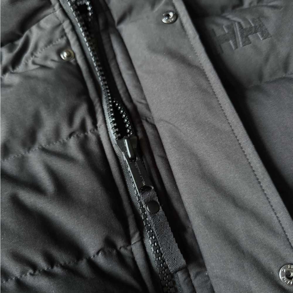 Helly Hansen Black Puffer Jacket View 4